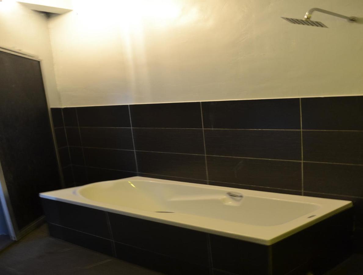 Pine Hotel Batu Gajah Kültér fotó