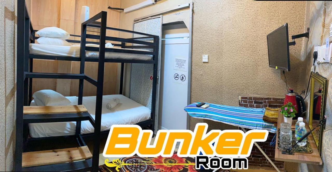 Pine Hotel Batu Gajah Kültér fotó