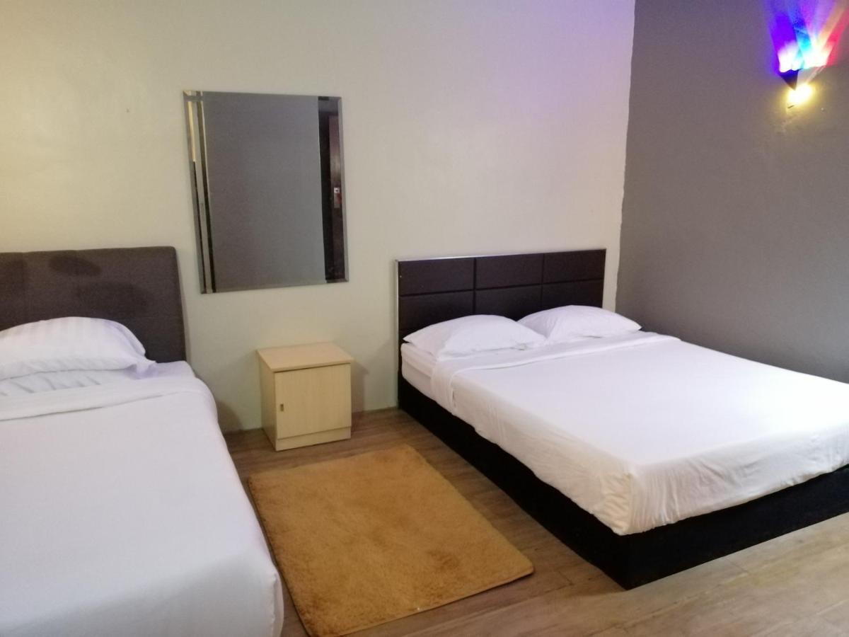 Pine Hotel Batu Gajah Kültér fotó