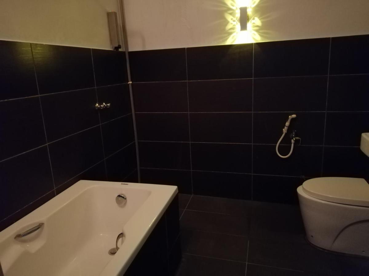 Pine Hotel Batu Gajah Kültér fotó