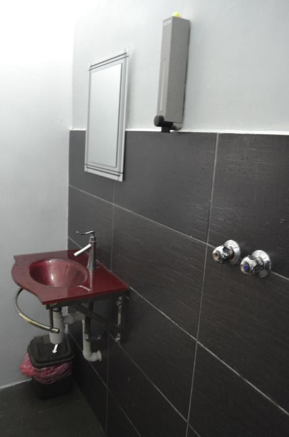 Pine Hotel Batu Gajah Kültér fotó