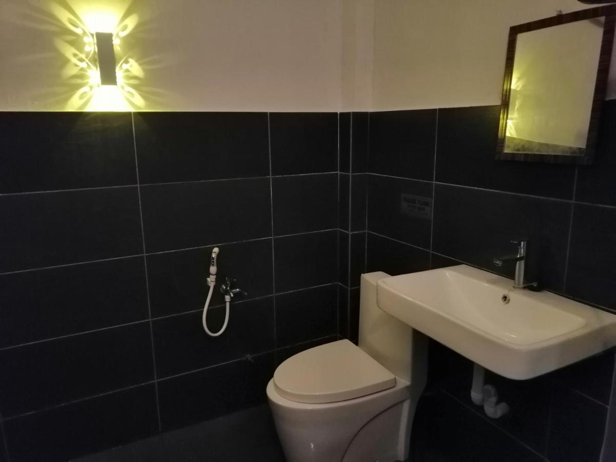 Pine Hotel Batu Gajah Kültér fotó